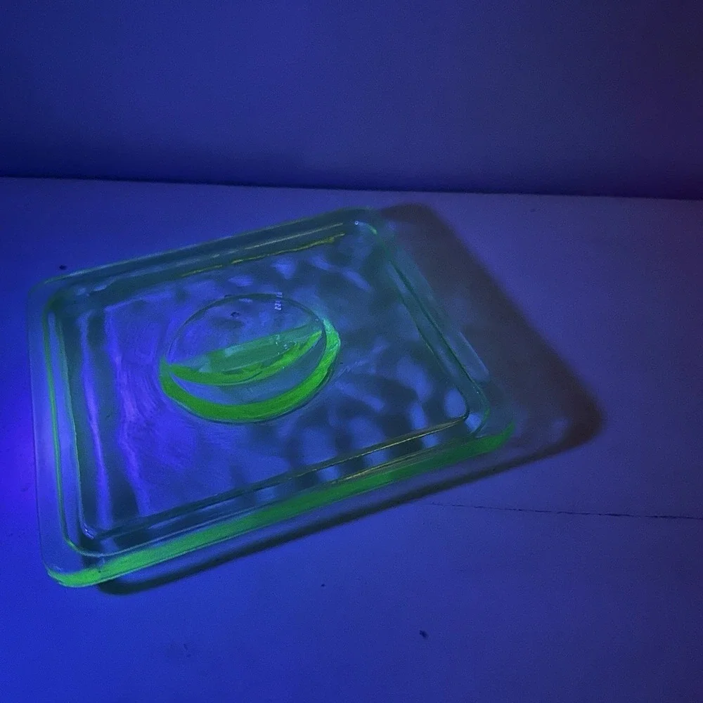 Uranium Glass‎ Lid Vaseline Green UV Reactive Depression Square 5